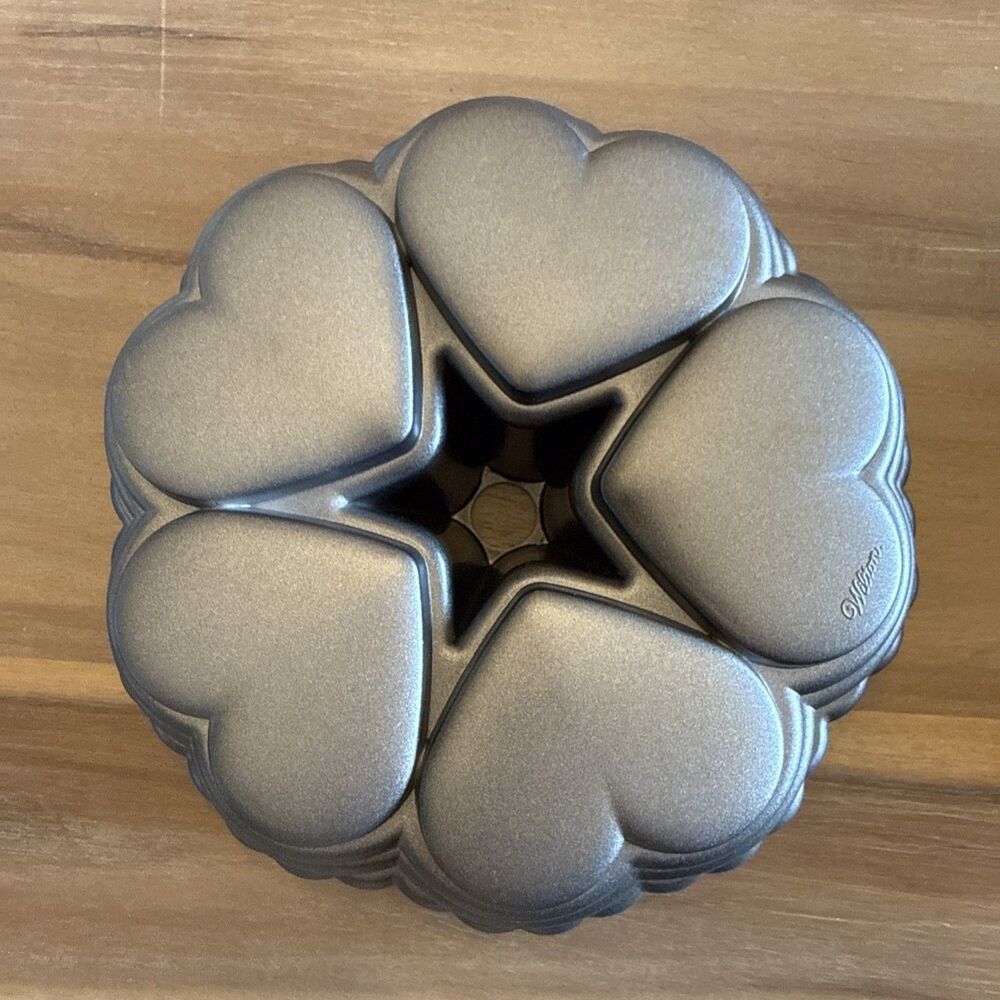 Lot of 2 Bundt Cake Pans Wilton Hearts Nordic Ware Geometric Non-Stick Aluminum - Picture 2 of 7